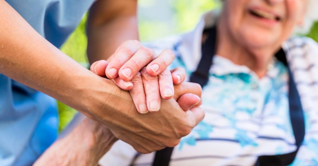 Accompany a 90-year-old senior mobility assistance for older people in Lichtenberg