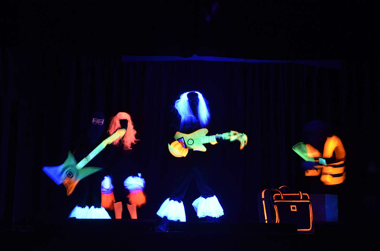 Mitmachen beim Schwarzlicht Theater R28 in Wilmersdorf