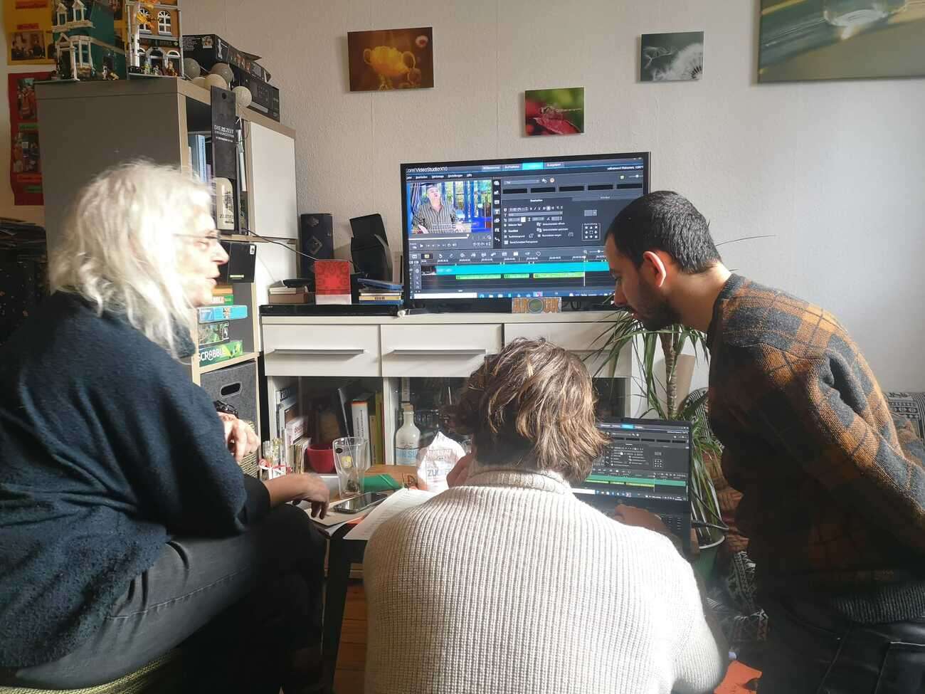 Translate subtitles for Arabic and German films.