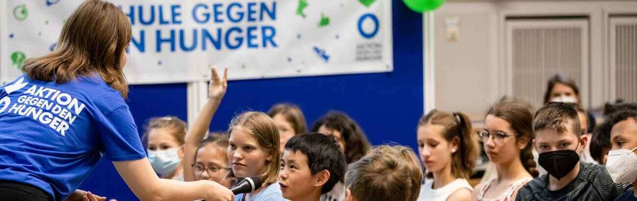 Halte Bildungsvortraege an Schulen in Frankfurt zum Thema Mangelernaehrung